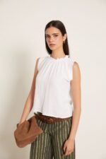 Top lino sin mangas cuello volante blanco - Imagen 3