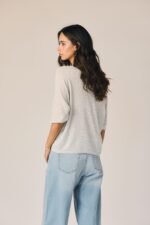 Top cuello pico puntilla celeste - Imagen 2