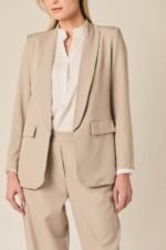 Blazer fluida básica beige - Imagen 4