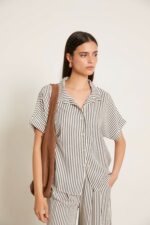 Camisa seersucker rayas manga corta blanco - Imagen 2