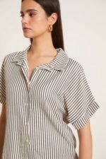 Camisa seersucker rayas manga corta blanco - Imagen 5