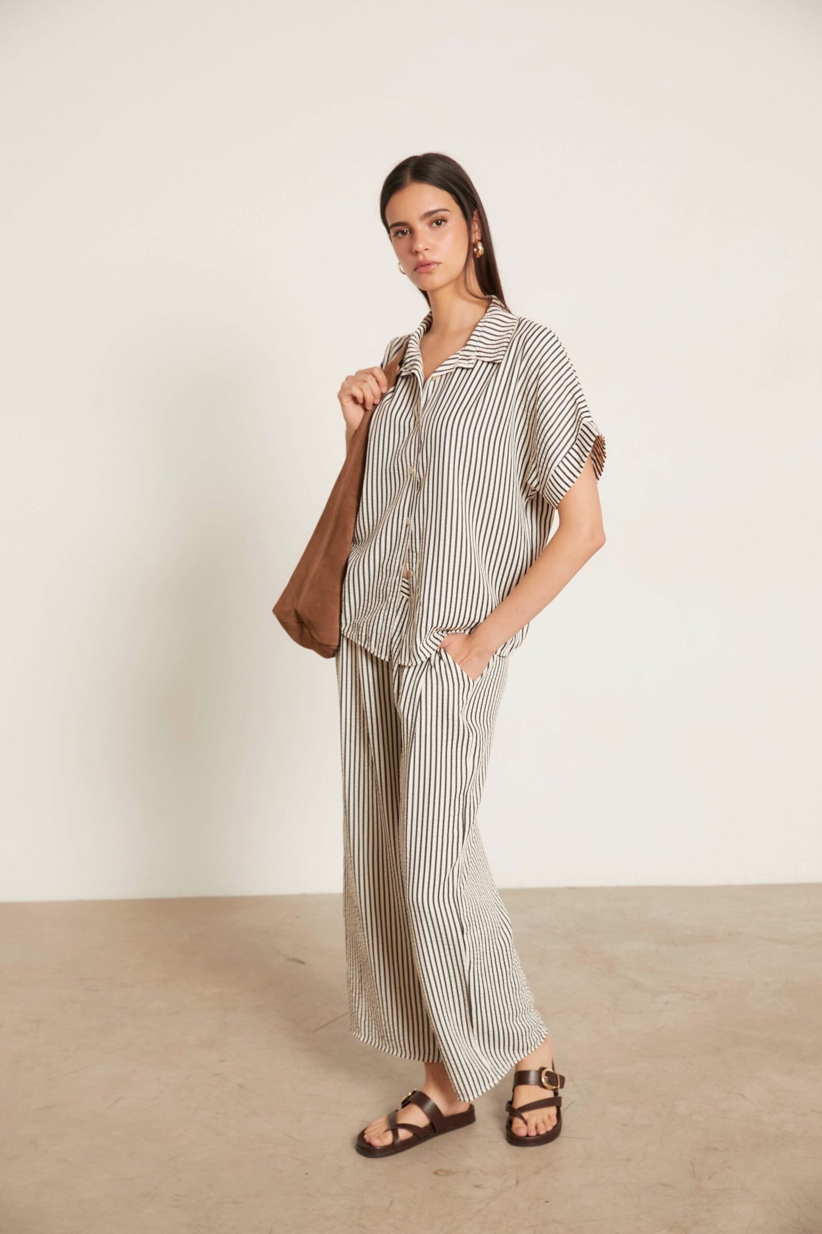 Pantalon-seersucker-934858-2.jpg Pantalón seersucker pinzas recto blanco - Imagen 1